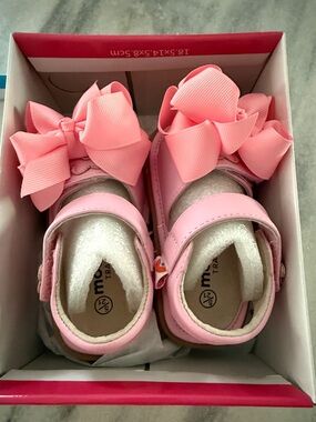 Toddler Mooshu Trainers Ready Set Bow Strap Sandals- size 5 new in box